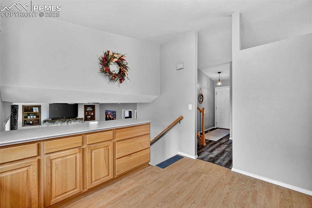 Image 9 of 25: Kitchen