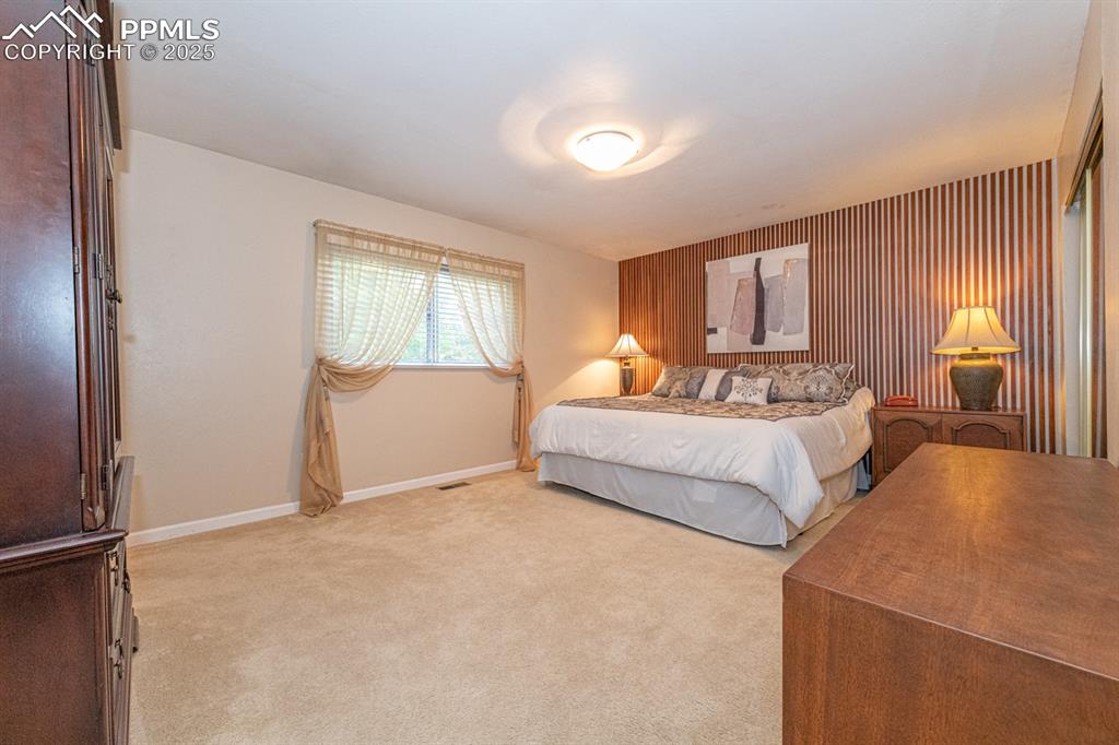 Image 12 of 49: Bedroom