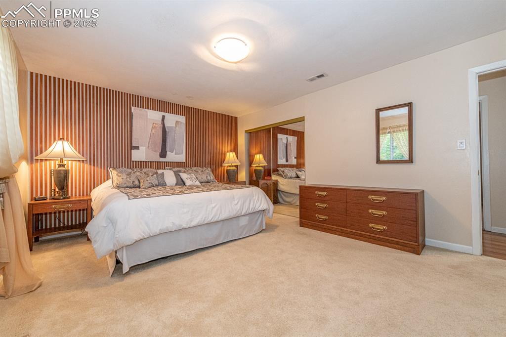 Image 13 of 49: Bedroom