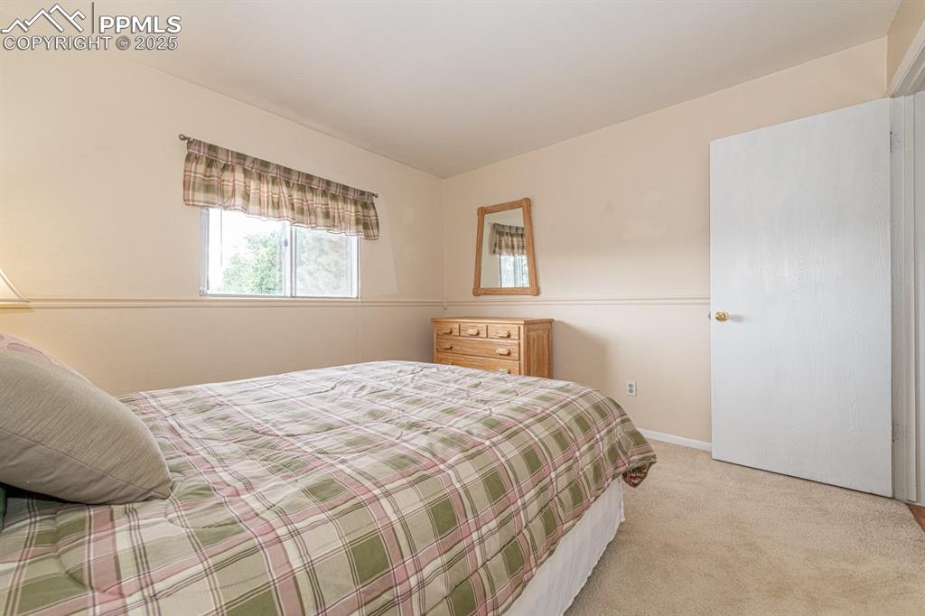 Image 29 of 49: Bedroom