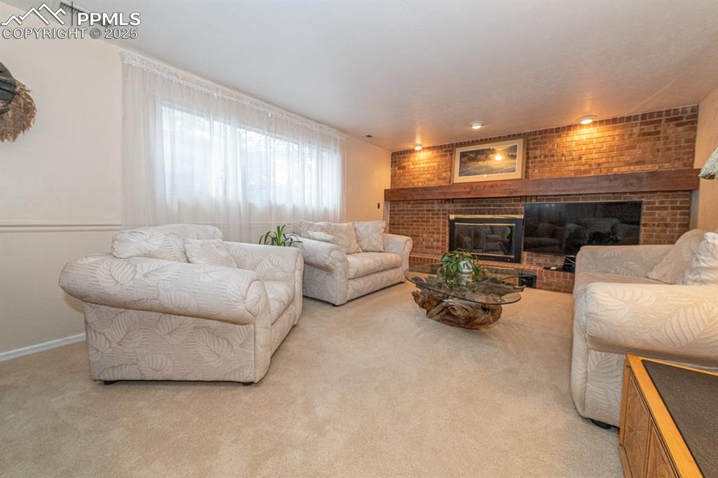 Image 30 of 49: Living Room