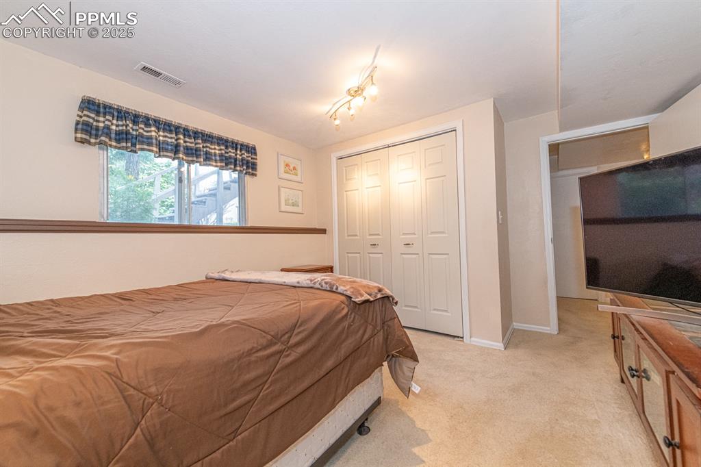 Image 35 of 49: Bedroom