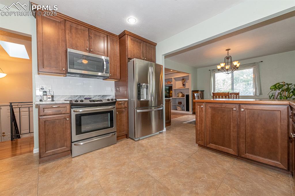 Image 6 of 49: Kitchen