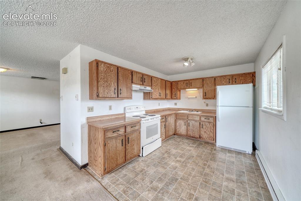 Image 10 of 48: Kitchen