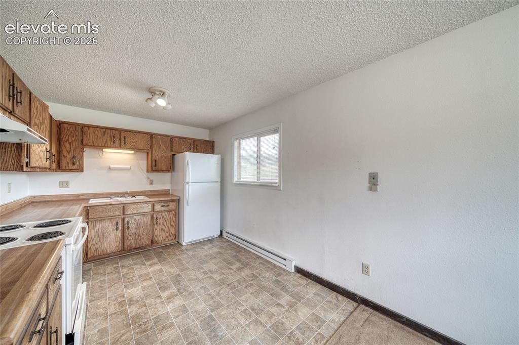 Image 11 of 48: Kitchen