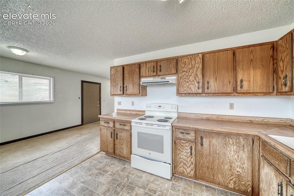 Image 12 of 48: Kitchen