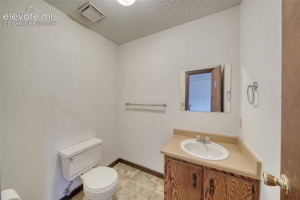 Image 6 of 48: Bathroom