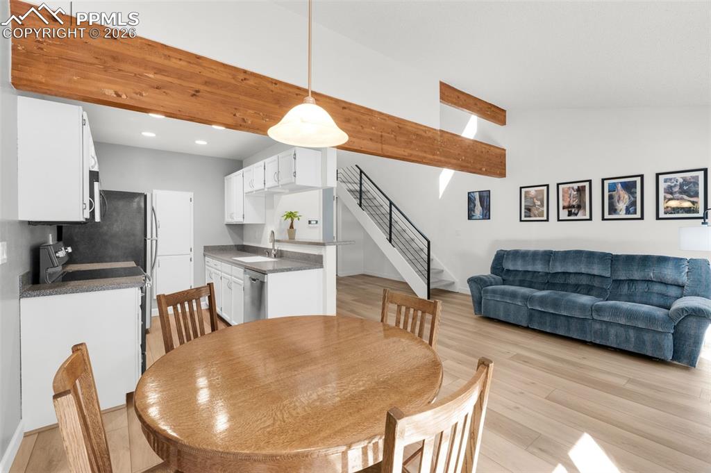 Image 12 of 50: Dining Room