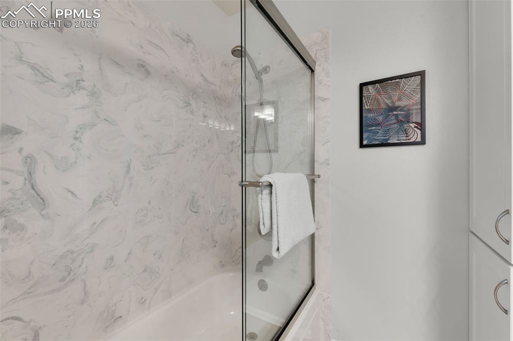 Image 33 of 50: Elegant Manstone Shower Surround