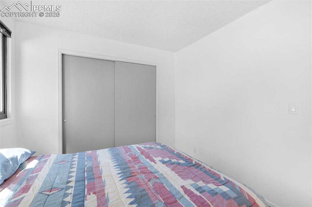 Image 37 of 50: Bedroom