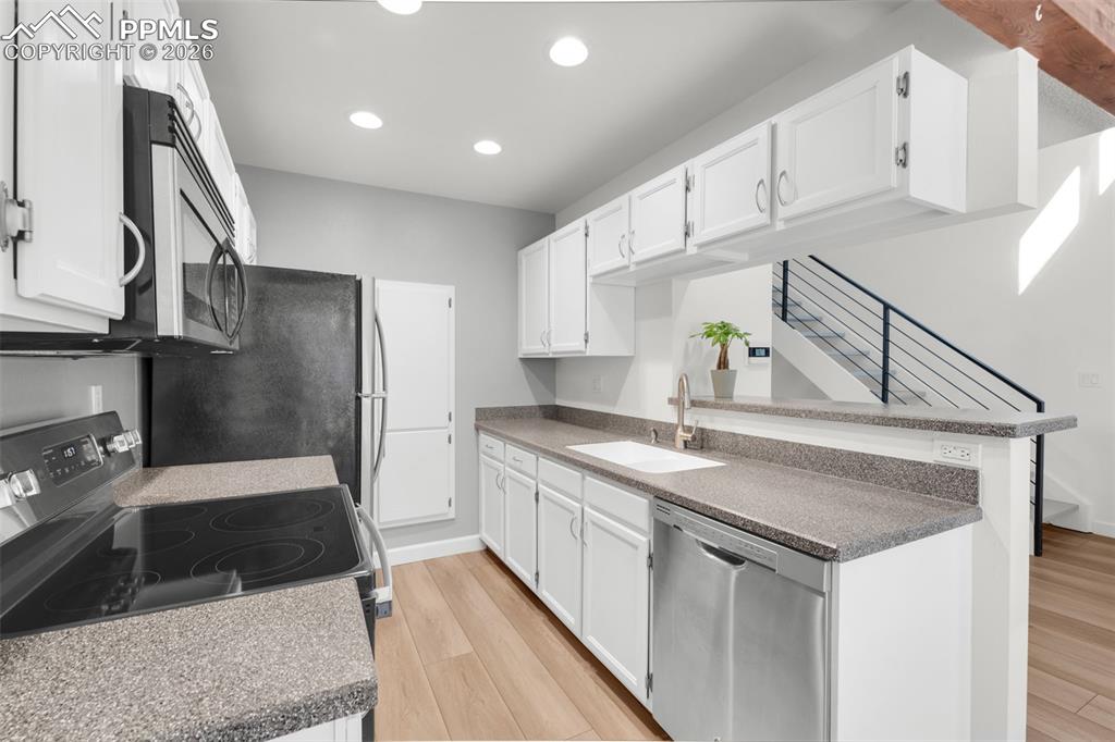 Image 7 of 50: Stainless Steel Dishwasher