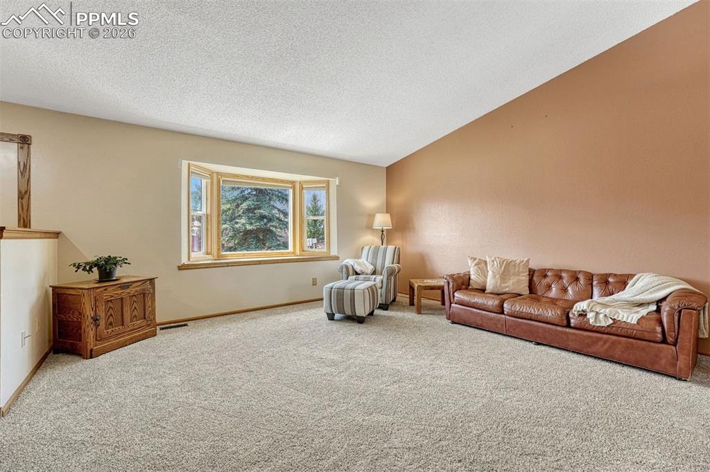 Image 11 of 48: Sitting Room