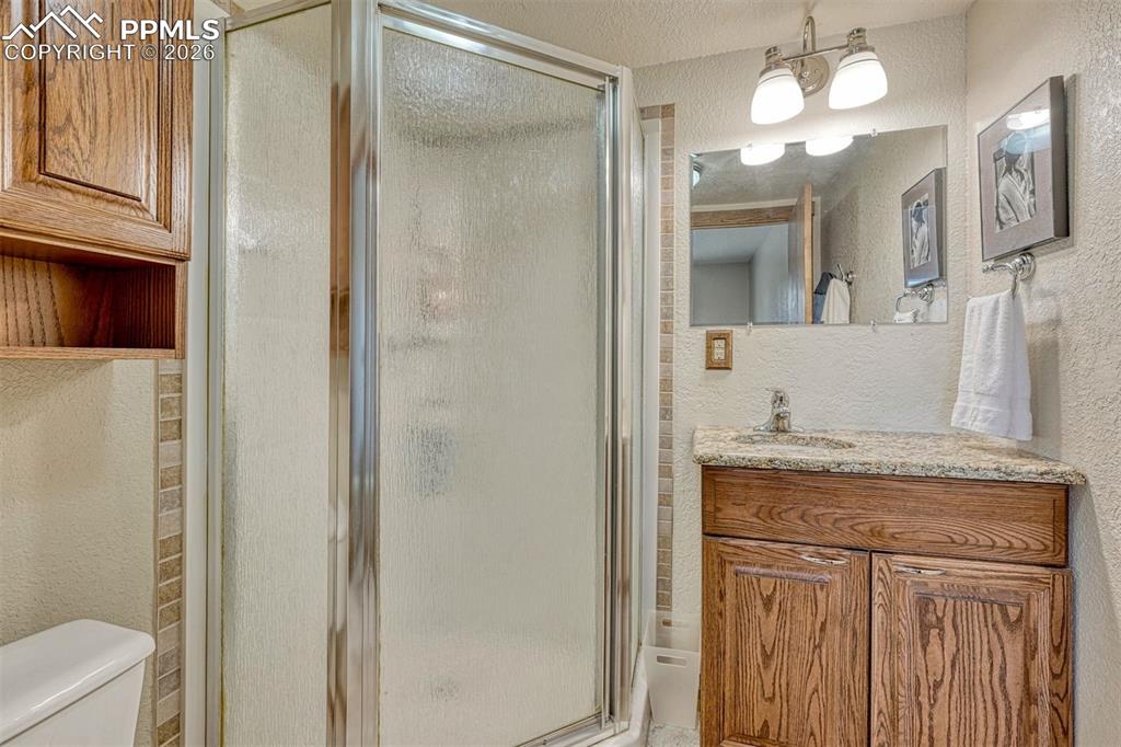 Image 29 of 48: Bathroom