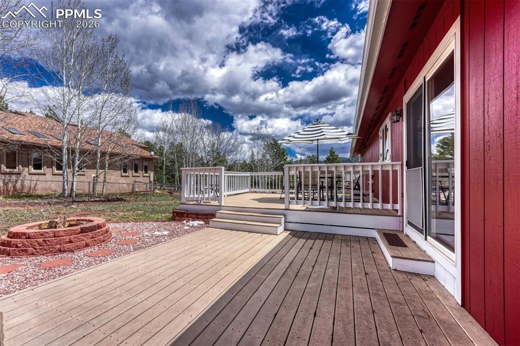 Image 7 of 48: Deck