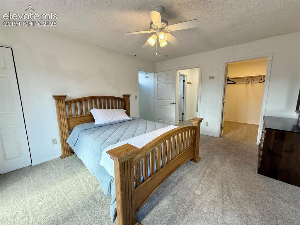 Image 17 of 27: Bedroom
