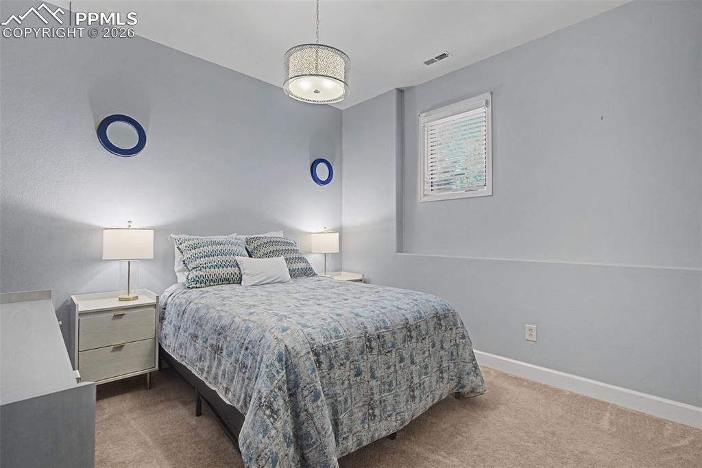 Image 30 of 50: Bedroom