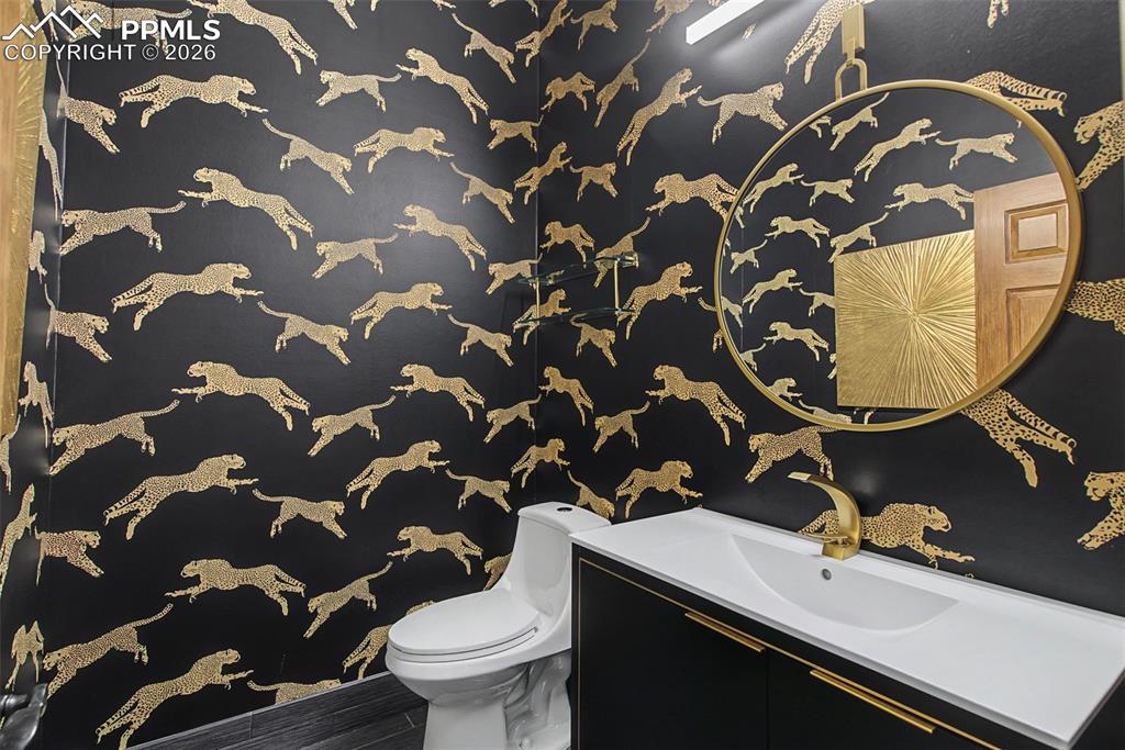 Image 34 of 50: Bathroom