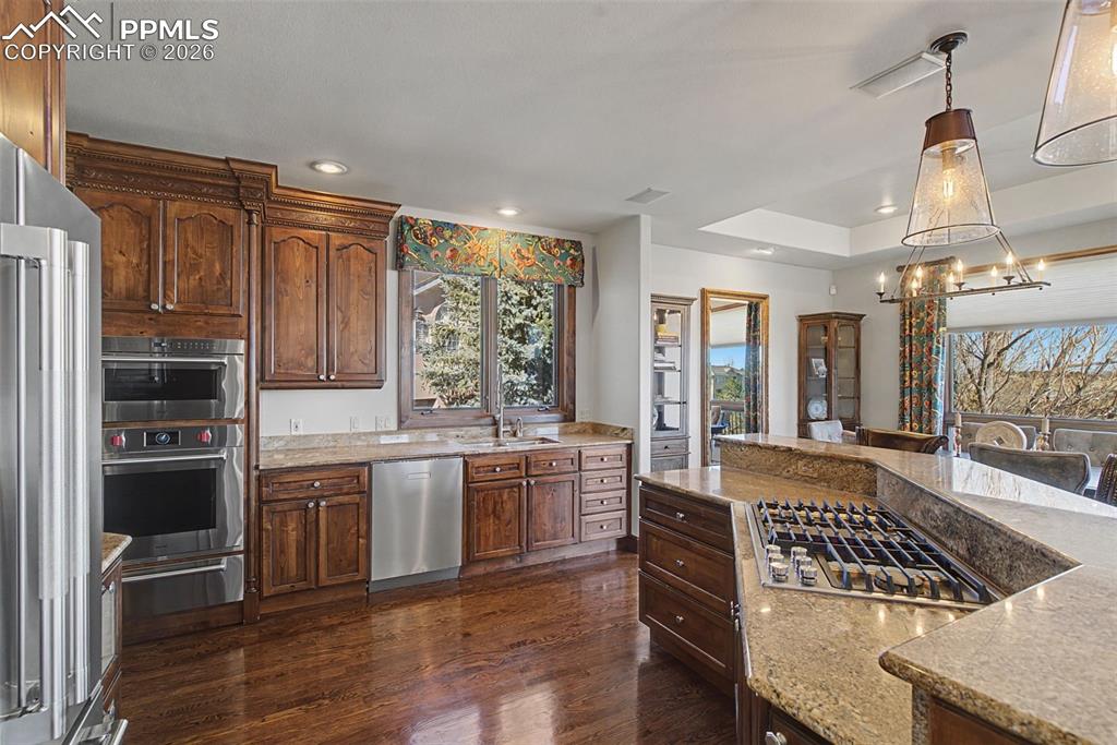 Image 36 of 50: Kitchen