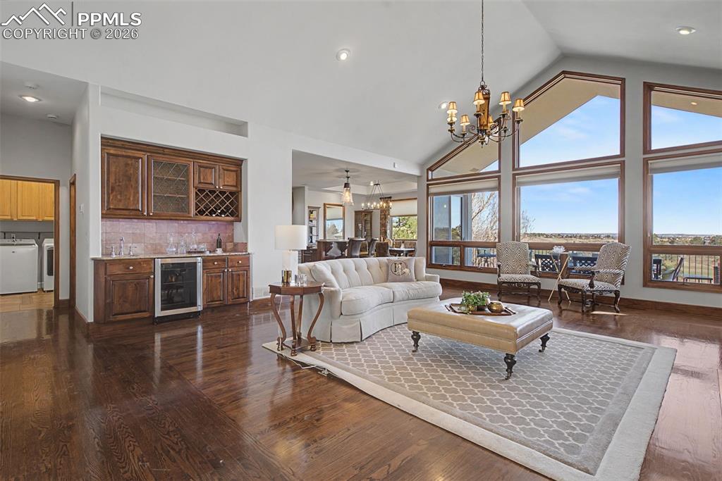 Image 8 of 50: Great Room