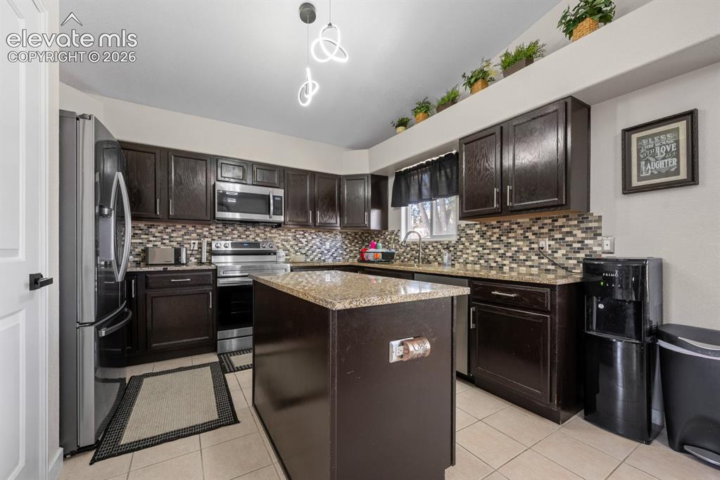 Image 9 of 37: Kitchen