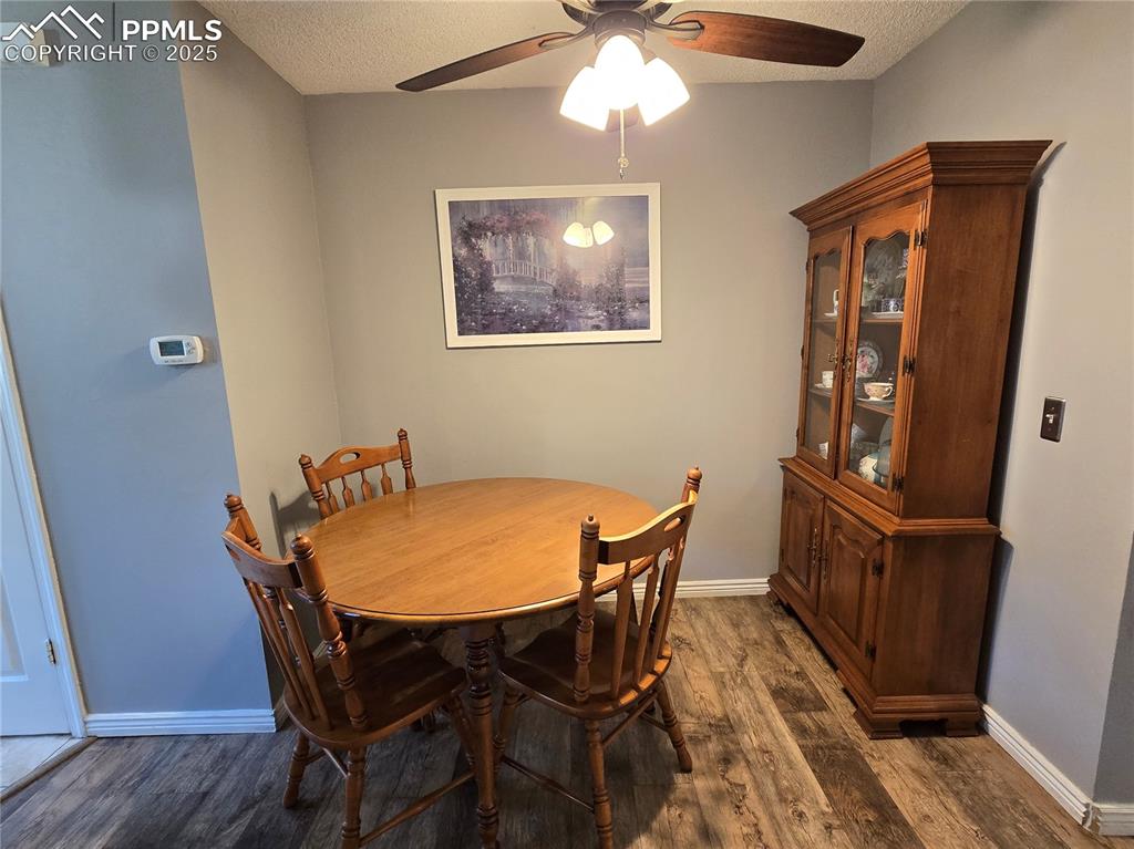 Image 4 of 17: Dining Room