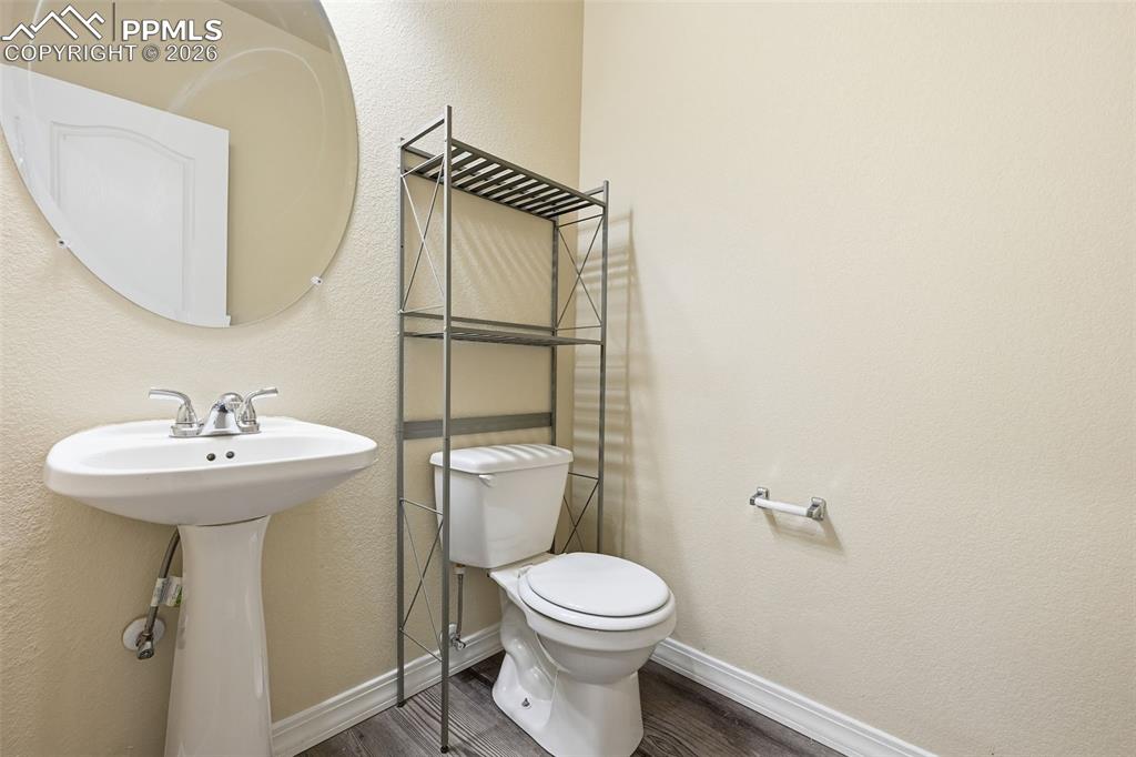 Image 15 of 30: Bathroom