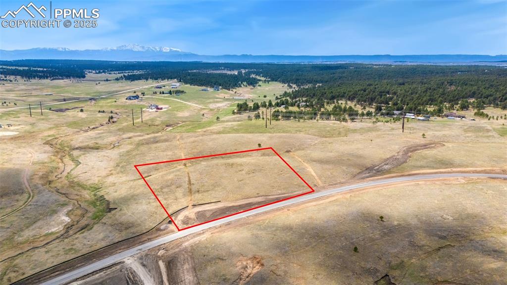 Image 17 of 31: Property Lines are approximate and not a survey