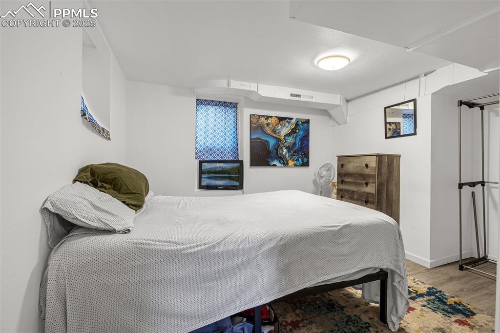 Image 14 of 40: Bedroom
