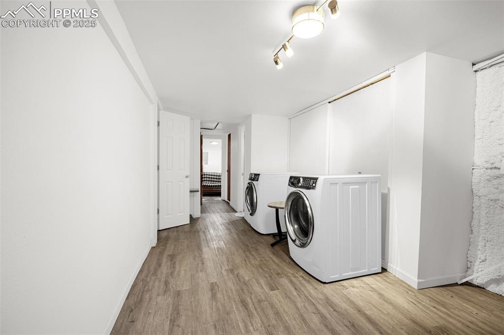 Image 19 of 40: Laundry