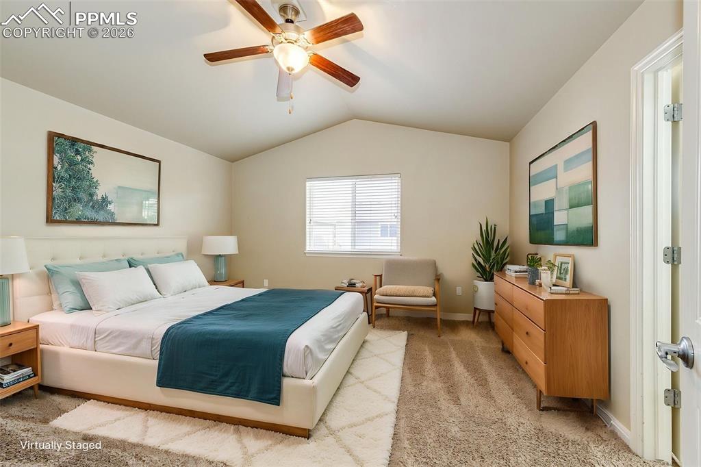 Image 14 of 30: Bedroom