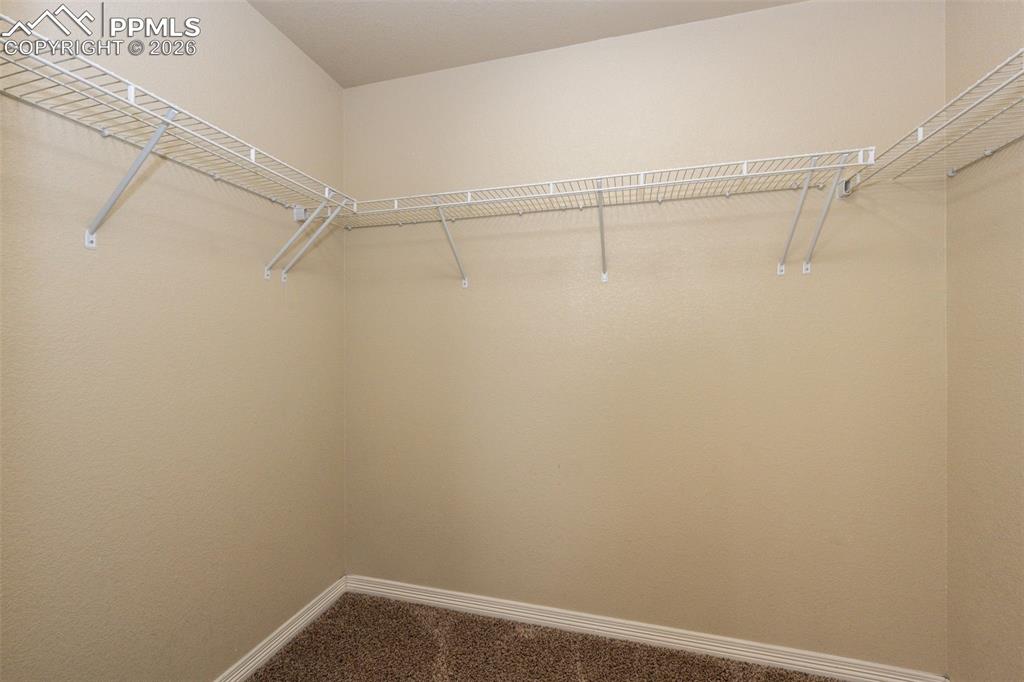 Image 18 of 30: Closet