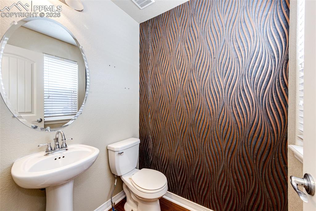 Image 4 of 30: Bathroom