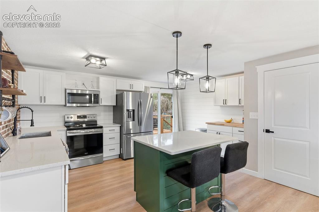 Image 8 of 39: Dining Area