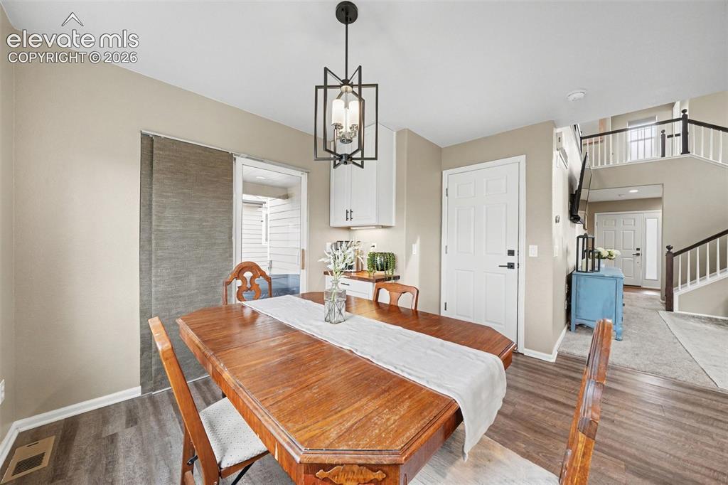 Image 8 of 34: Dining Area