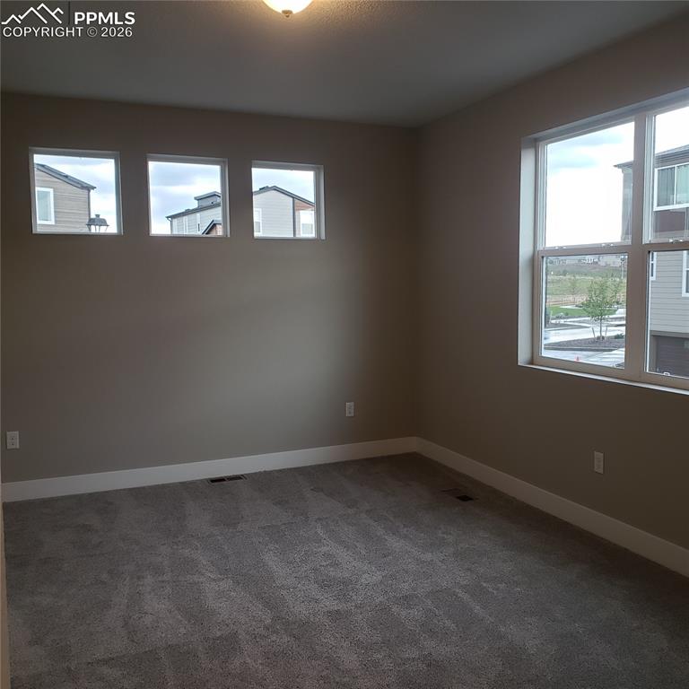 Image 11 of 16: Entry