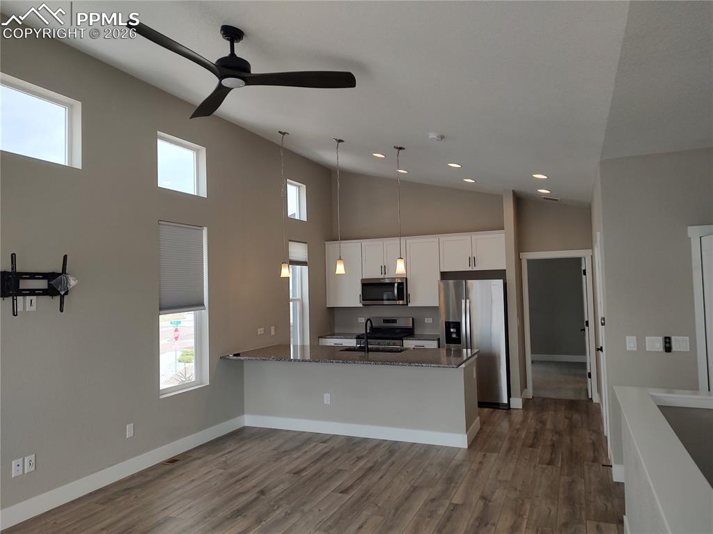 Image 6 of 16: Kitchen