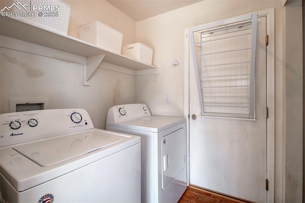 Image 13 of 33: Laundry