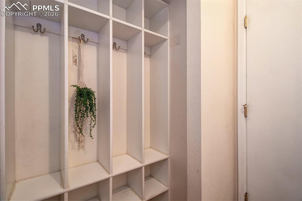 Image 14 of 33: Mud Room