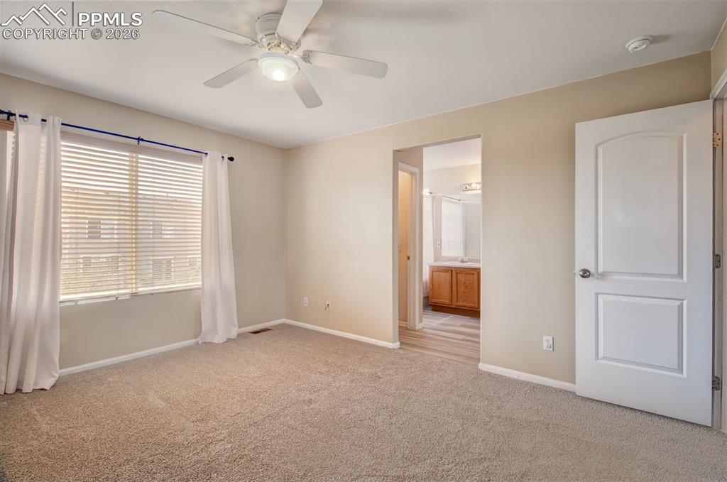 Image 22 of 33: Bedroom