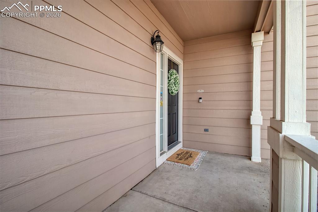 Image 4 of 33: Entry