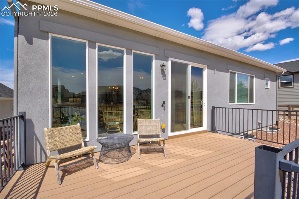 Image 40 of 42: Deck