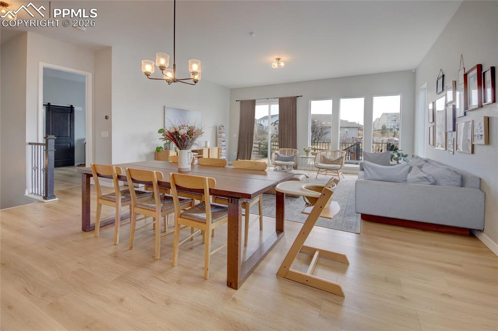 Image 6 of 42: Dining Area