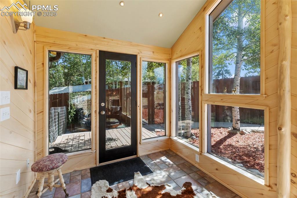 Image 11 of 44: Sun Room