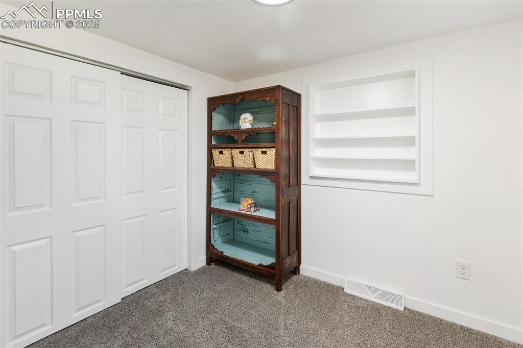 Image 21 of 44: Bedroom