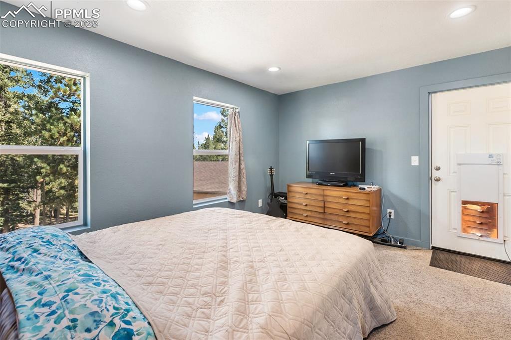 Image 27 of 44: Master Bedroom