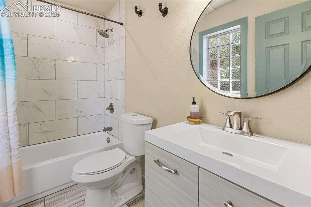 Image 30 of 44: Master Bathroom