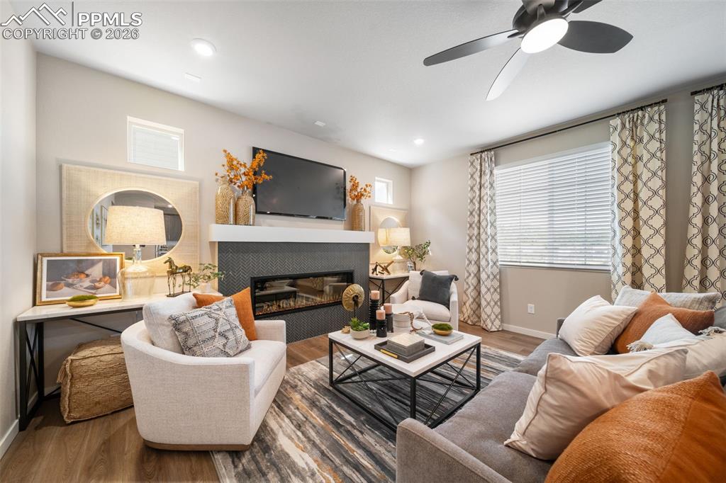 Image 21 of 49: Photos of a model home