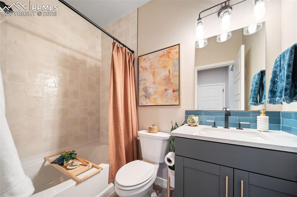 Image 23 of 49: Photos of a model home