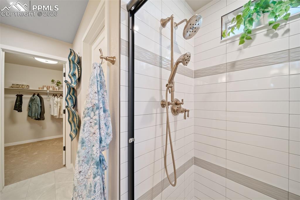 Image 41 of 49: Photos of a model home