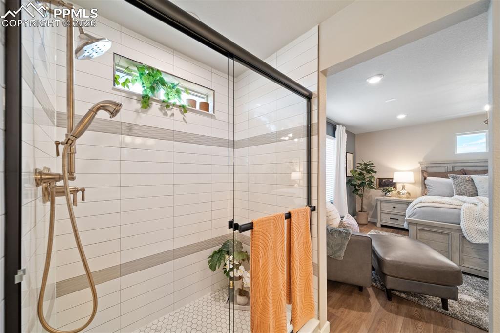 Image 42 of 49: Photos of a model home